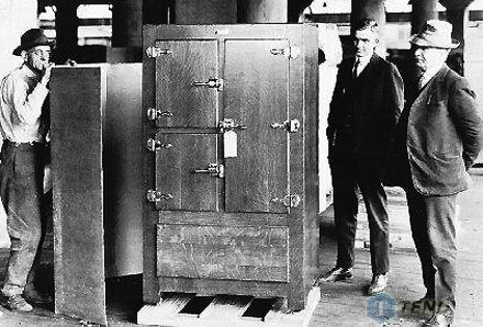 Одна из первых серийных американских холодильников введена в эксплуатацию — Frigidaire Эволюция холодильника интересные факты